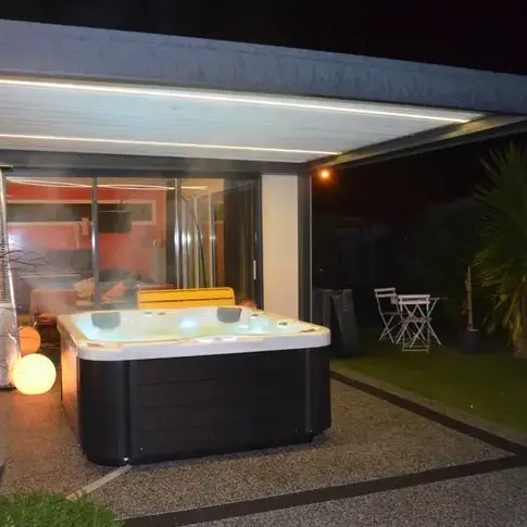 abri pour jacuzzi Bénodet-1