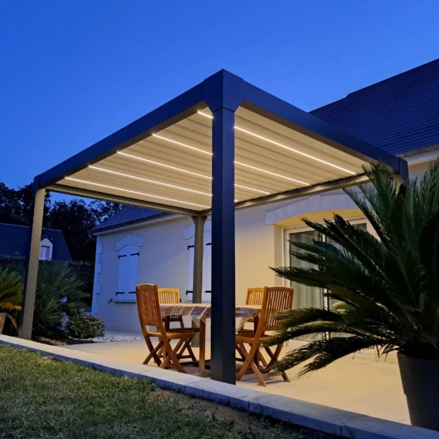 Abri terrasse avec store motorisé